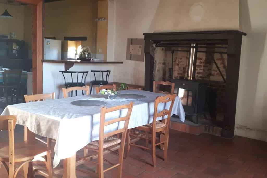 Gite A La Ferme, Avec Animaux, Fromages Et Nature Neuville-les-Decize المظهر الخارجي الصورة